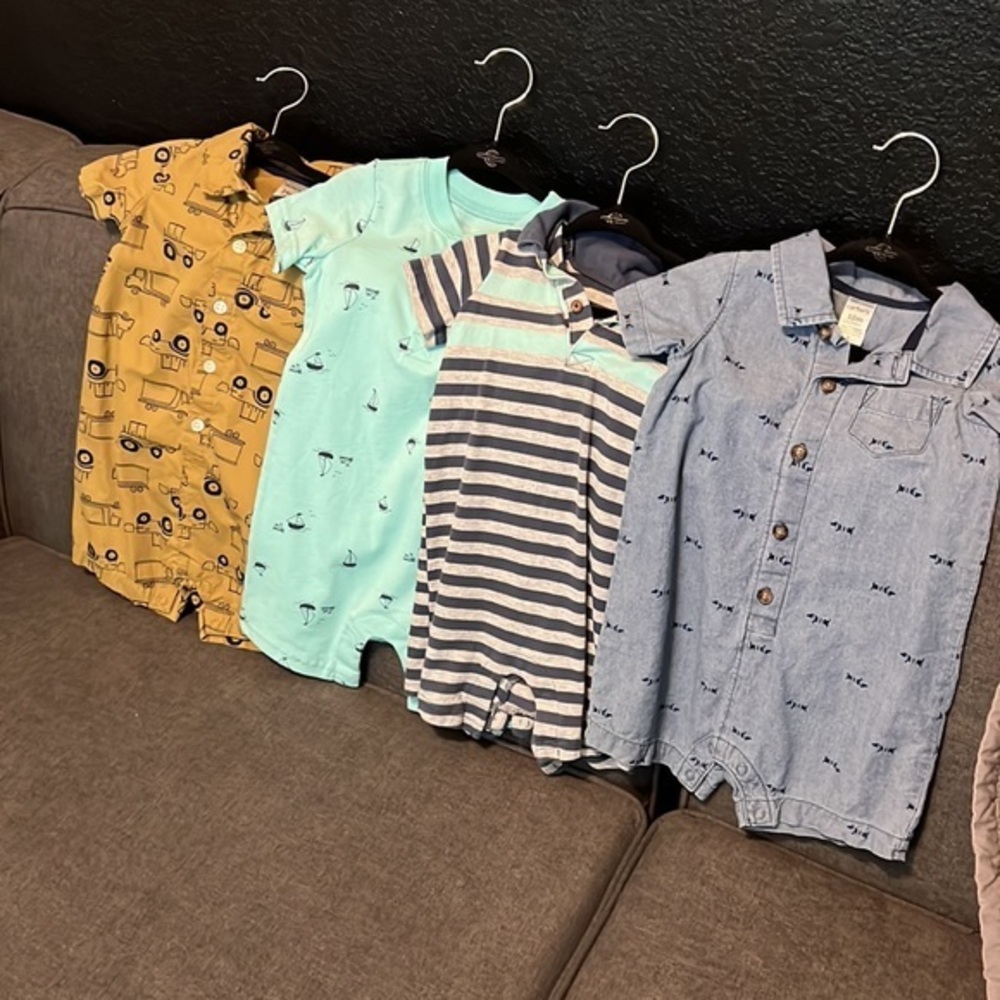 4 Onesies 18-24 mos